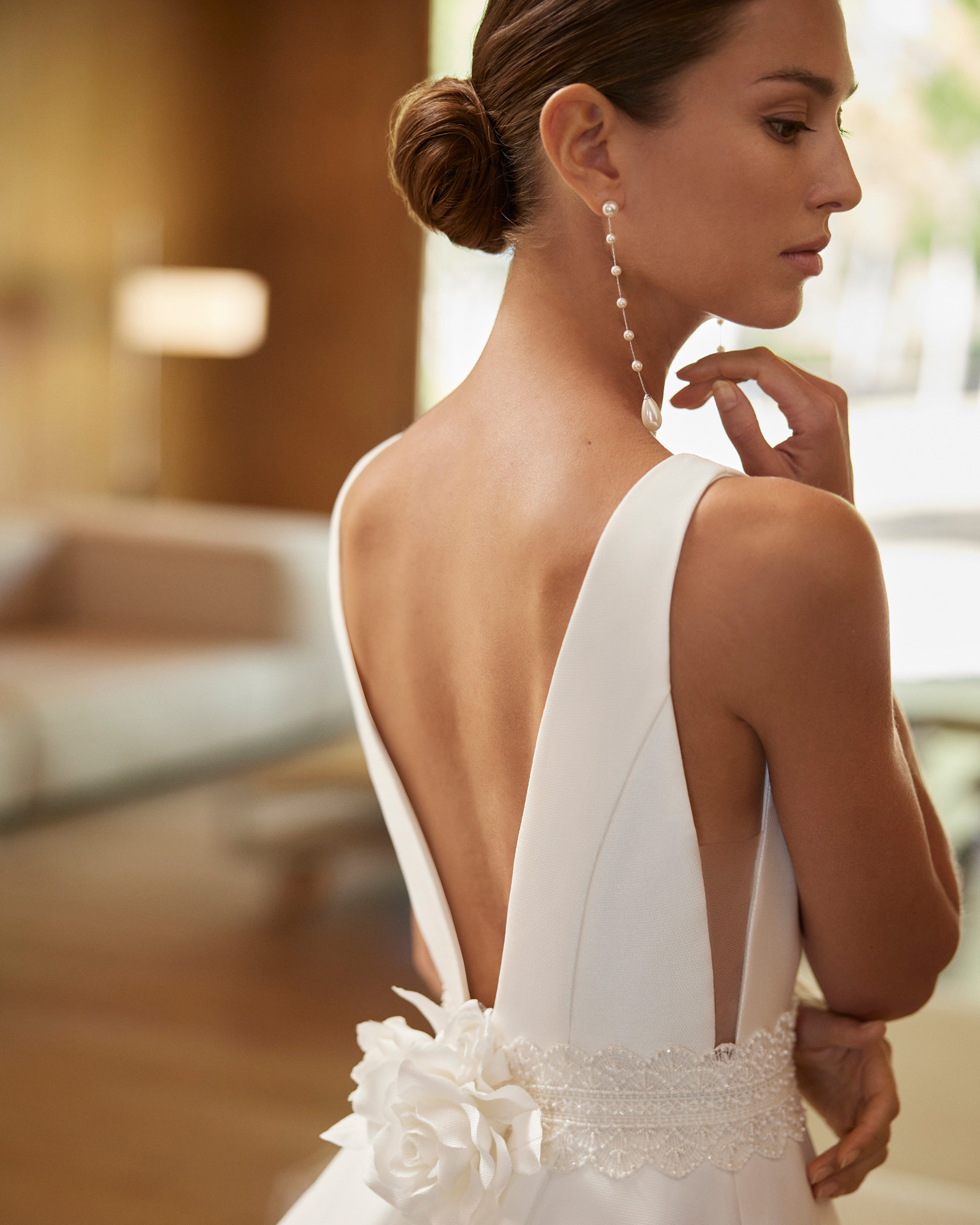 rochie de mireasa cu brau lat din sienna