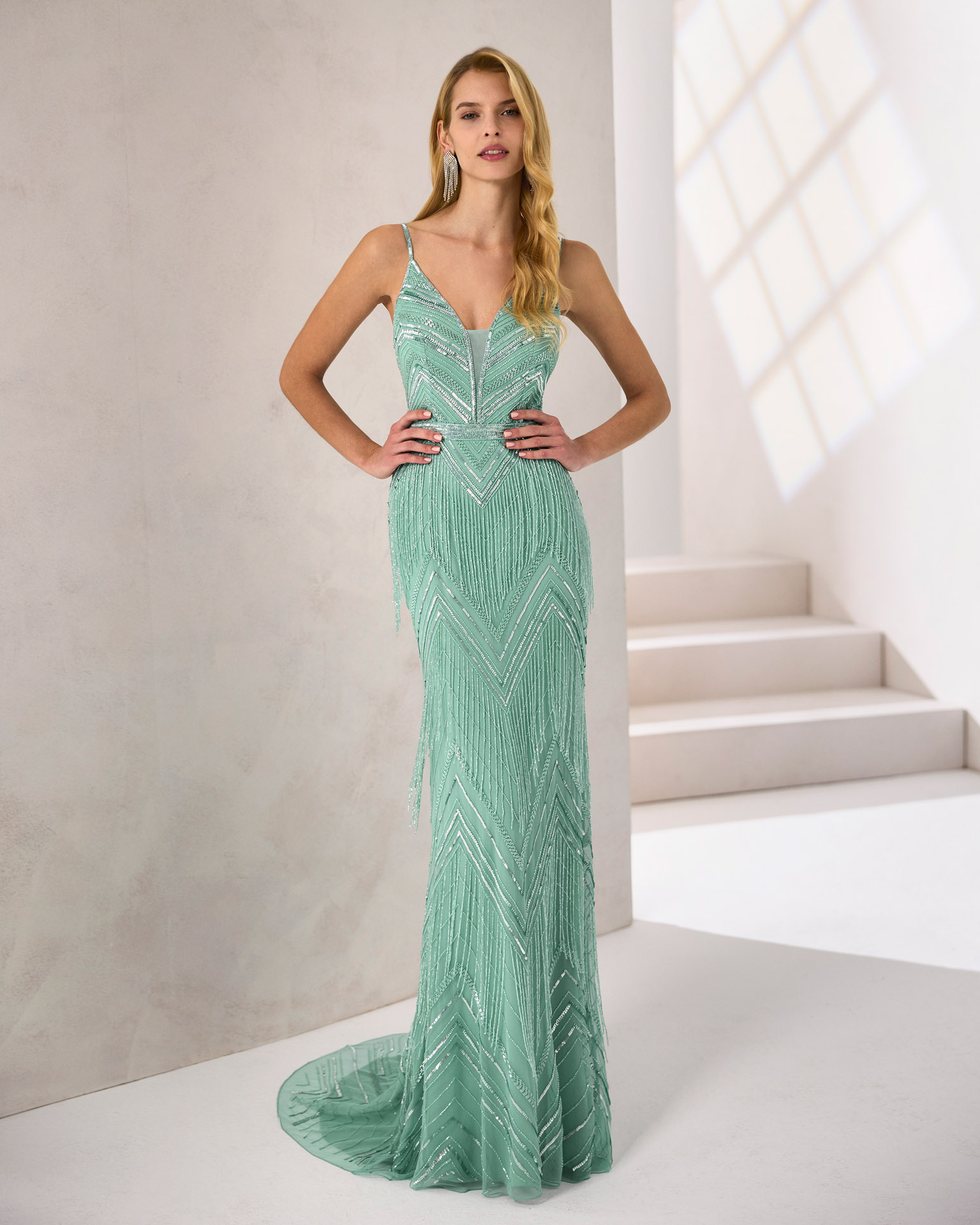 Rochie de seara brodata integral.