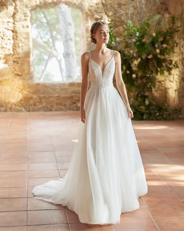 rochie de mireasa din colectia 2023