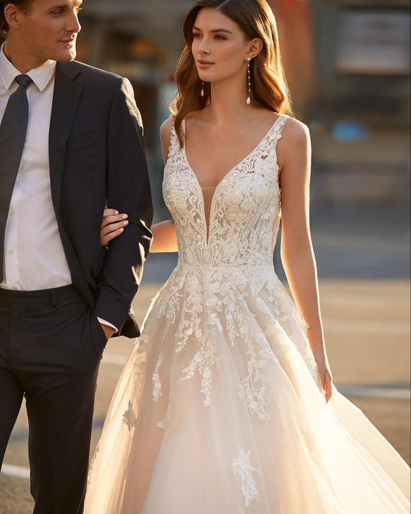 rochie de mireasa stil printesa