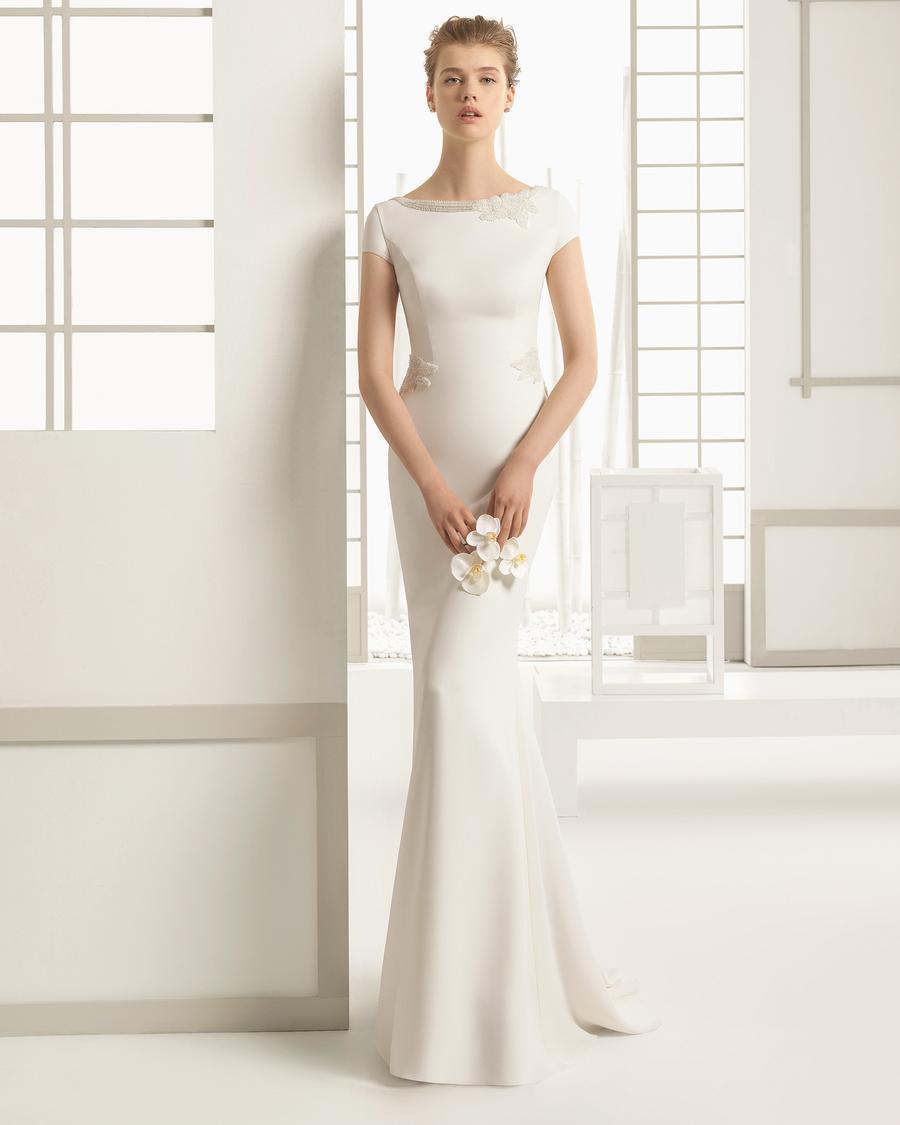 rochie de mireasa de culoare fildes