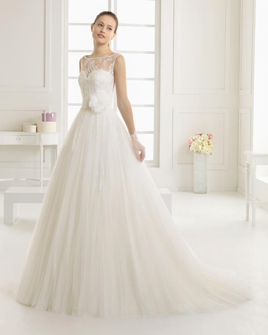 rochie de mireasa cu dantela cu broderie