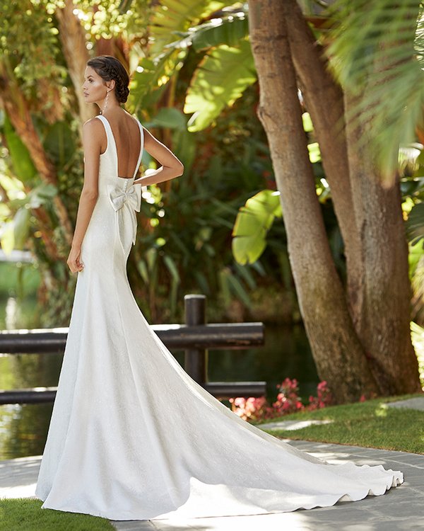 rochie de mireasa cu brau lat