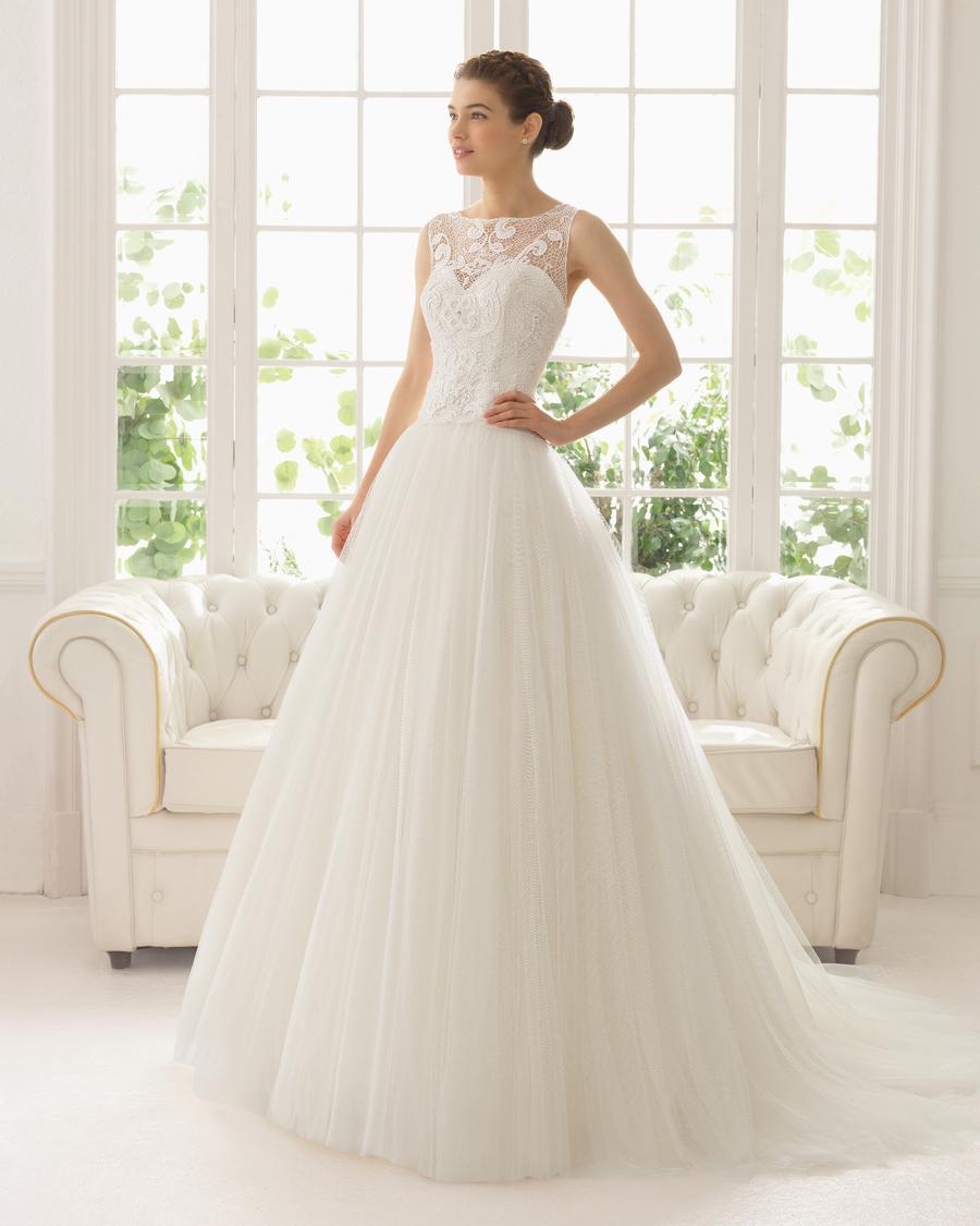rochie de mireasa din dantela guipure cu strasuri si tul
