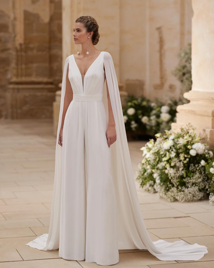 Rochie de mireasa simpla cu capa