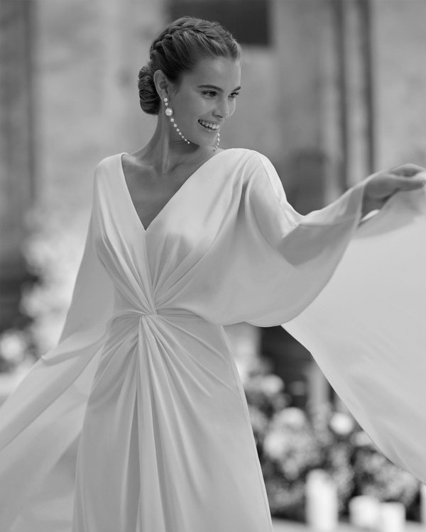 Rochie de mireasa simpla si vaporoasa