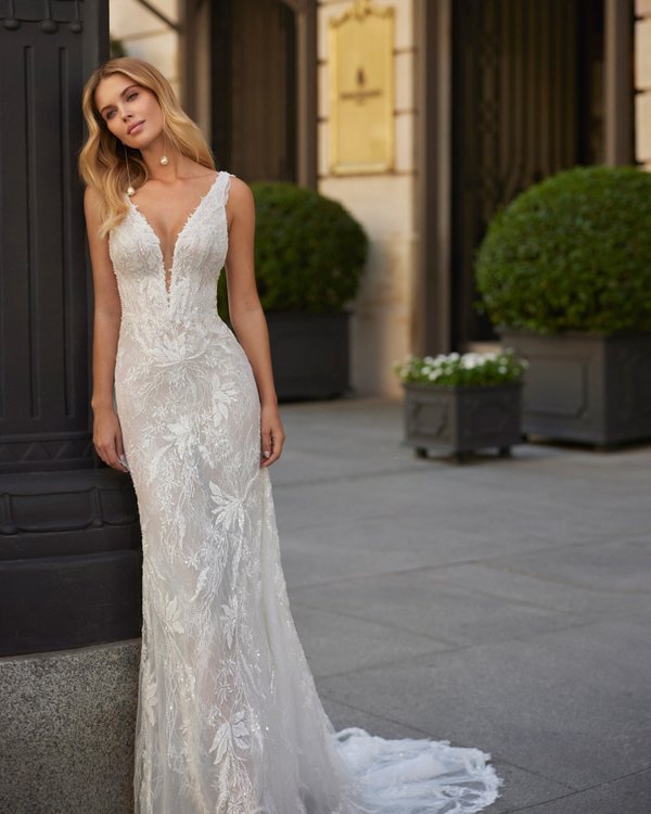 Rochie de mireasa sirena din broderie