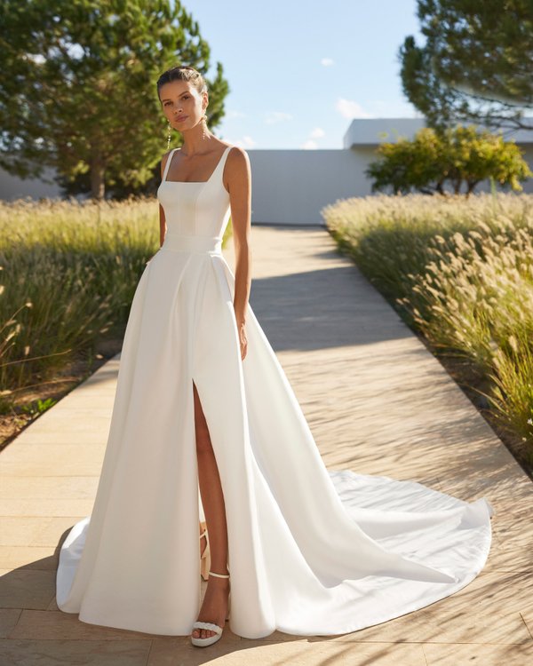 Rochie de mireasa cu decolteu patrat