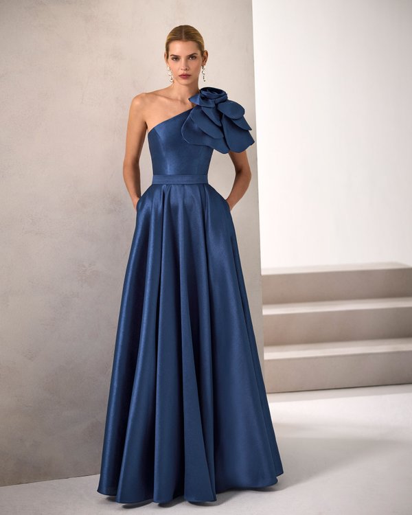 Rochie de seara pe un umar