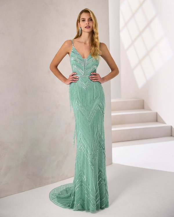 Rochie de seara brodata integral.