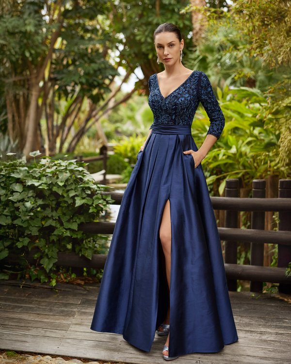 Rochie lunga din tafta.