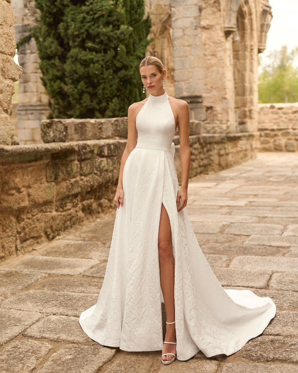 Rochie de mireasa cu spatele gol